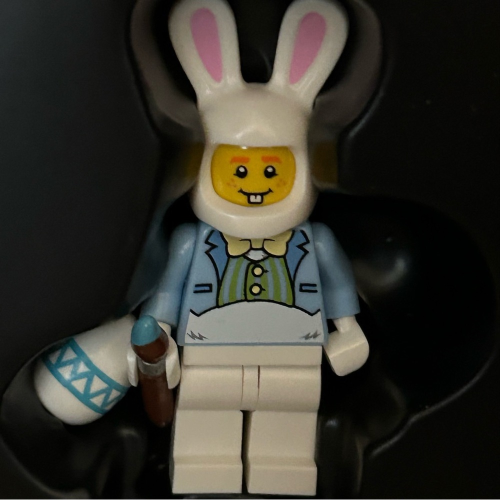 New Retired LEGO Easter Bunny Hut Lego